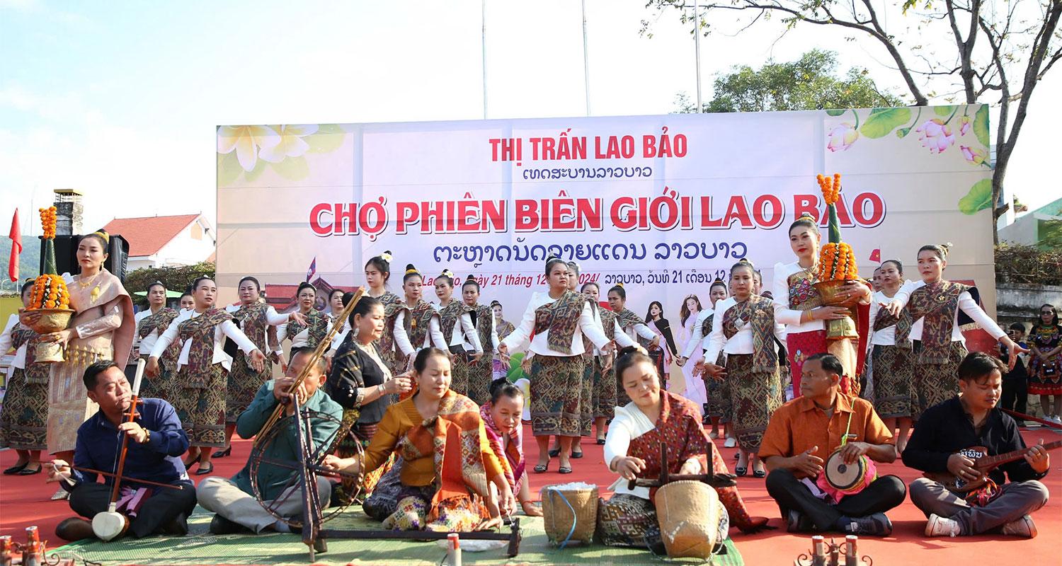 Đại ngàn Trường Sơn - Sắc xuân miền biên viễn
